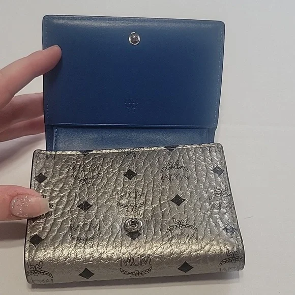 MCM Viesto Berlin 3 Fold Silver Leather Monogram Unisex Wallet - Picture 3 of 12